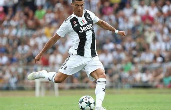  尤文防线漏洞频出遭对手三球完爆  