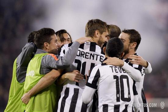  曼城客场逆转阿森纳取关键三分  