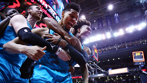  巴黎太子公园史诗对决 姆巴佩倒钩绝杀锁定胜局  